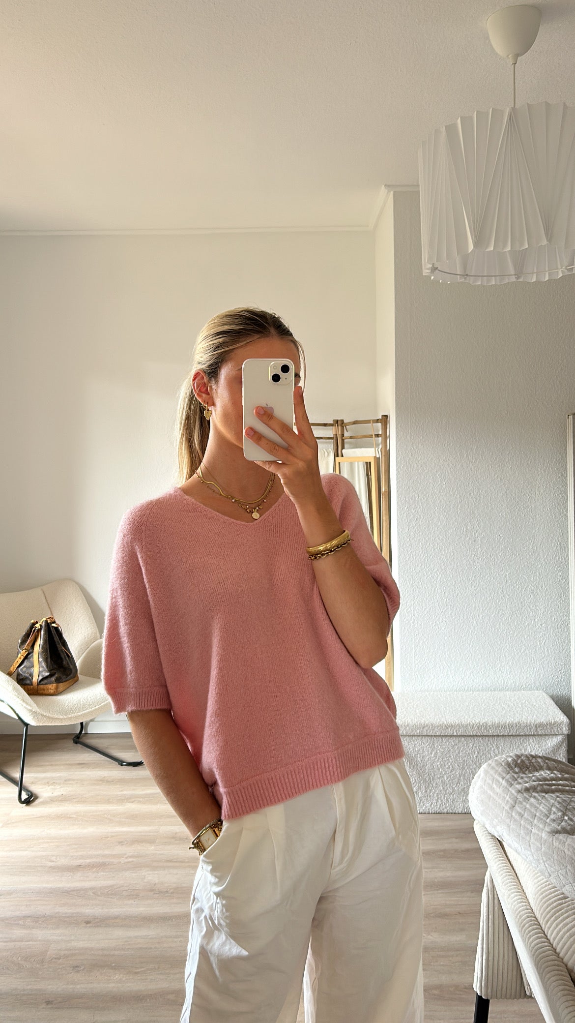 Kurzarmpullover mit V-Ausschnitt