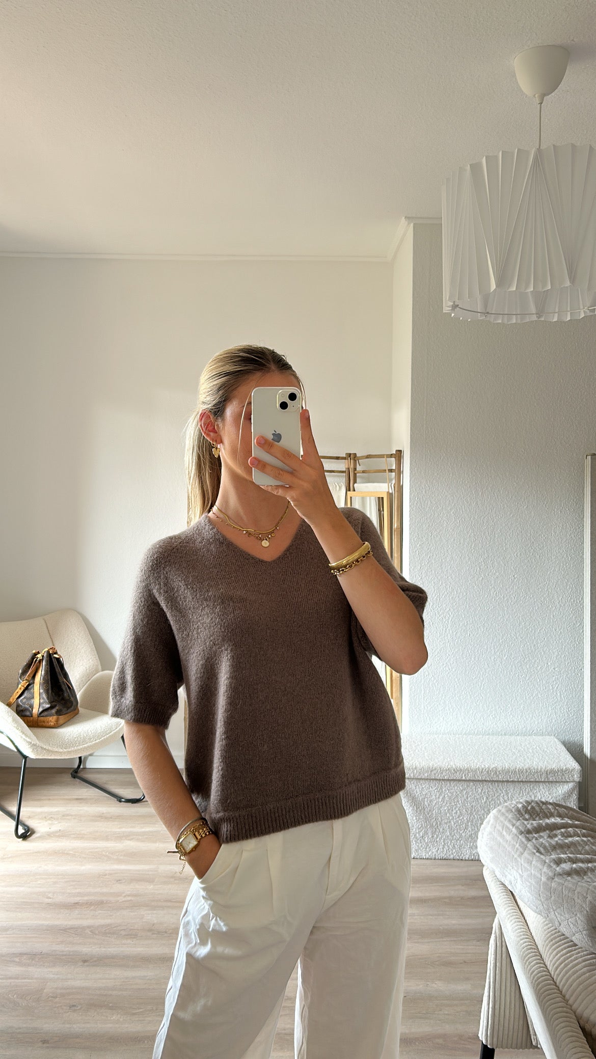 Kurzarmpullover mit V-Ausschnitt