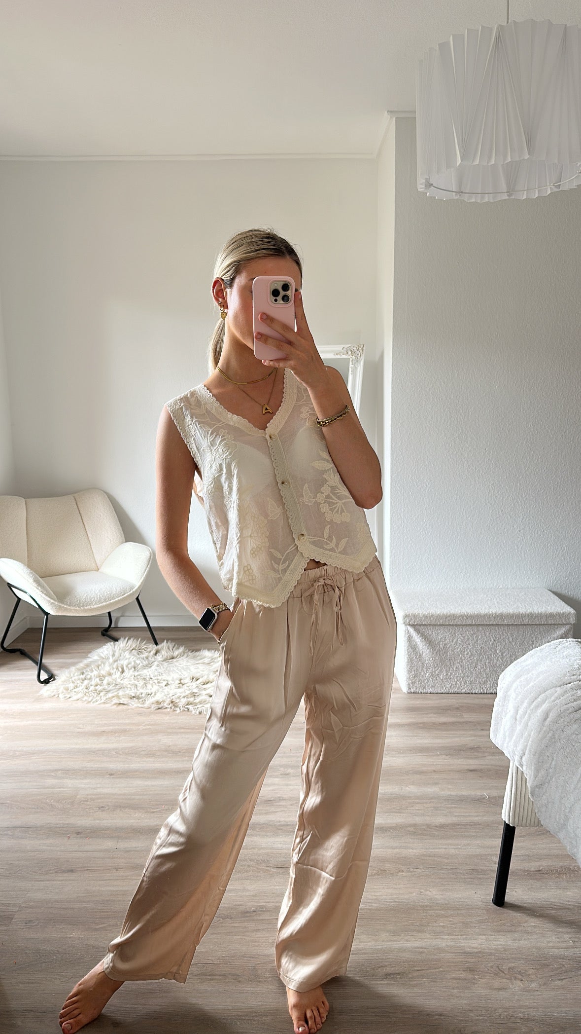 Lockere Hose in Satinoptik - bronze