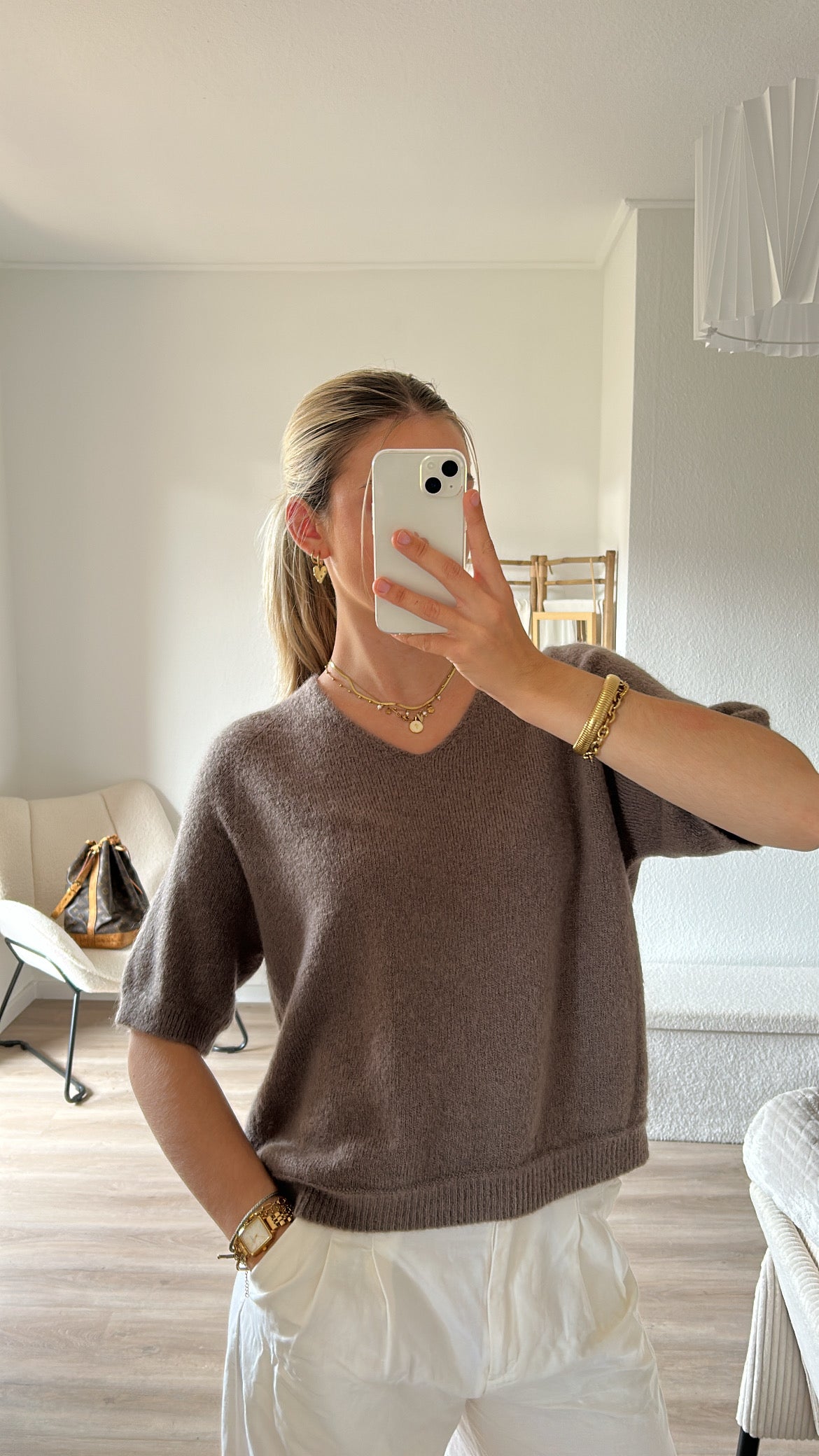 Kurzarmpullover mit V-Ausschnitt