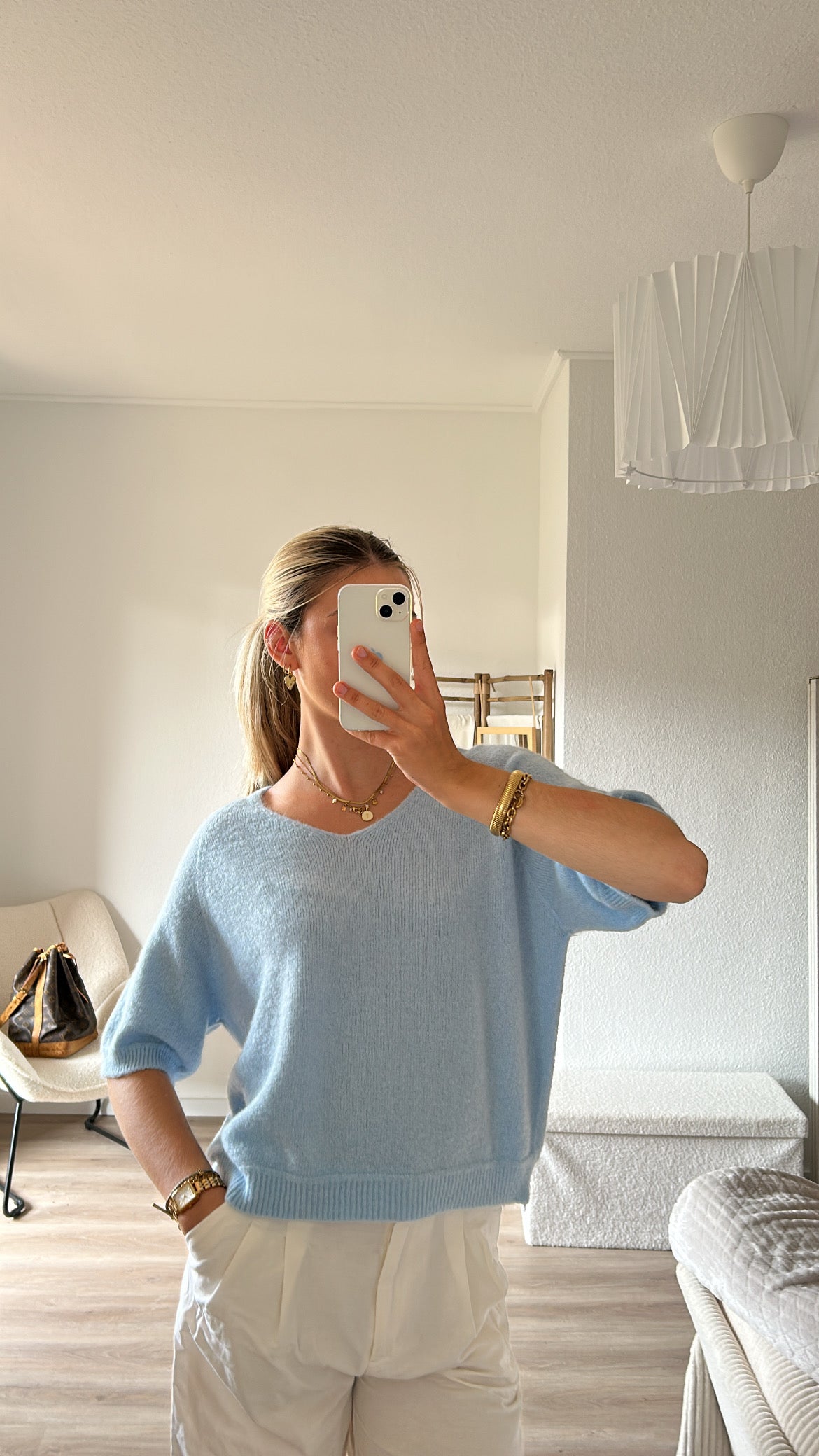 Kurzarmpullover mit V-Ausschnitt