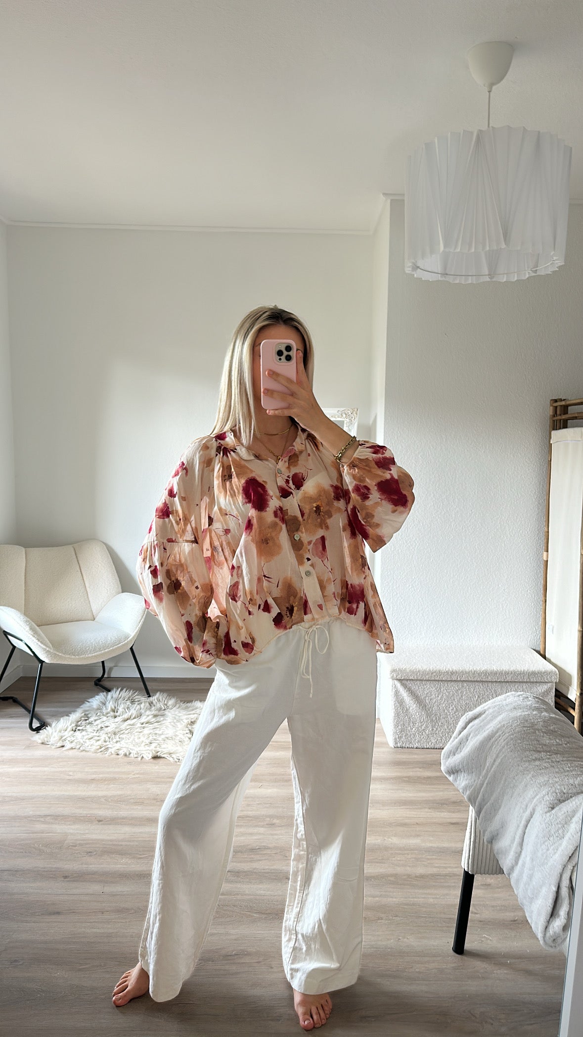 Bluse mit Blumenmuster - leicht transparent