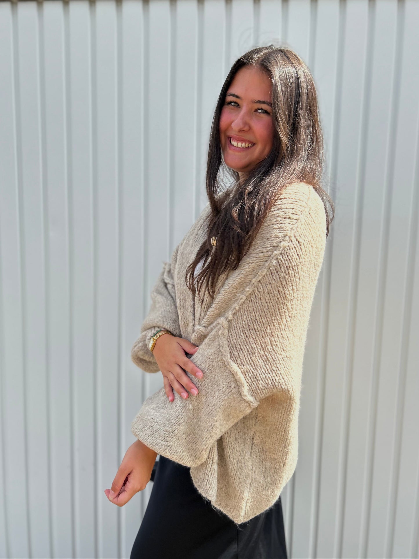 BESTSELLER !! Strickjacke mit goldenen Manschettenknöpfen