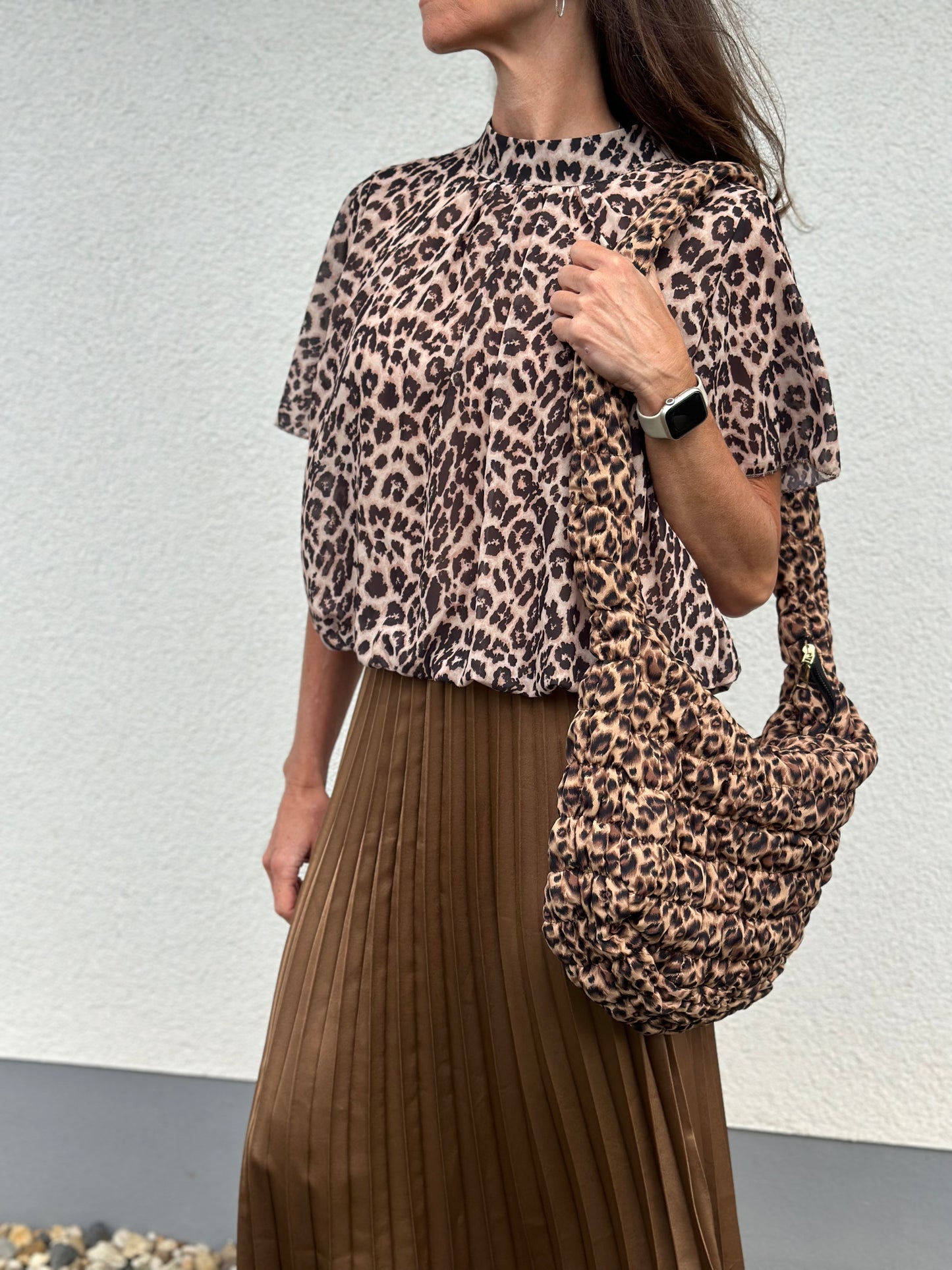 Kurzarmbluse mit Leoprint