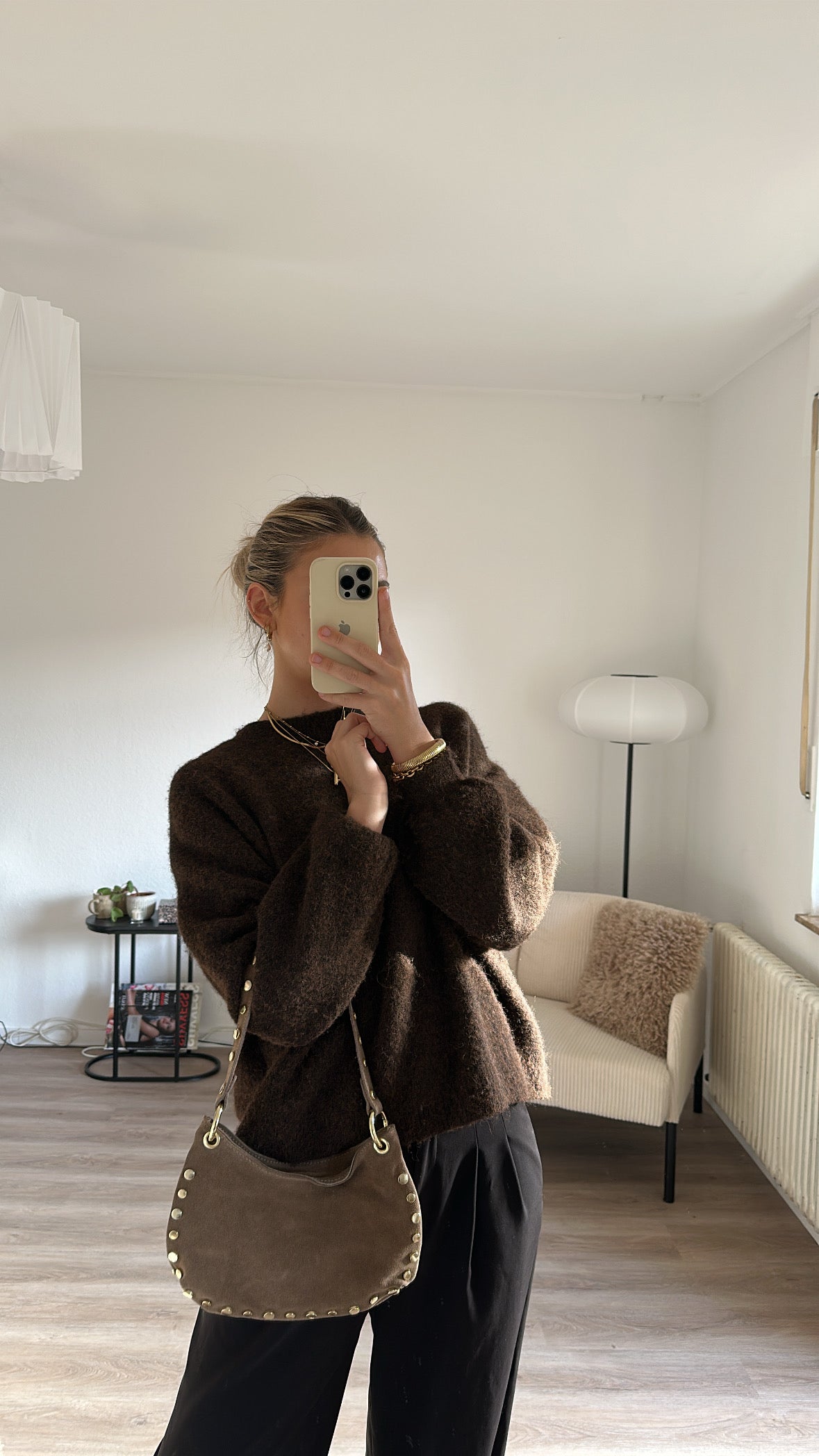 Wildledertasche mit Nieten