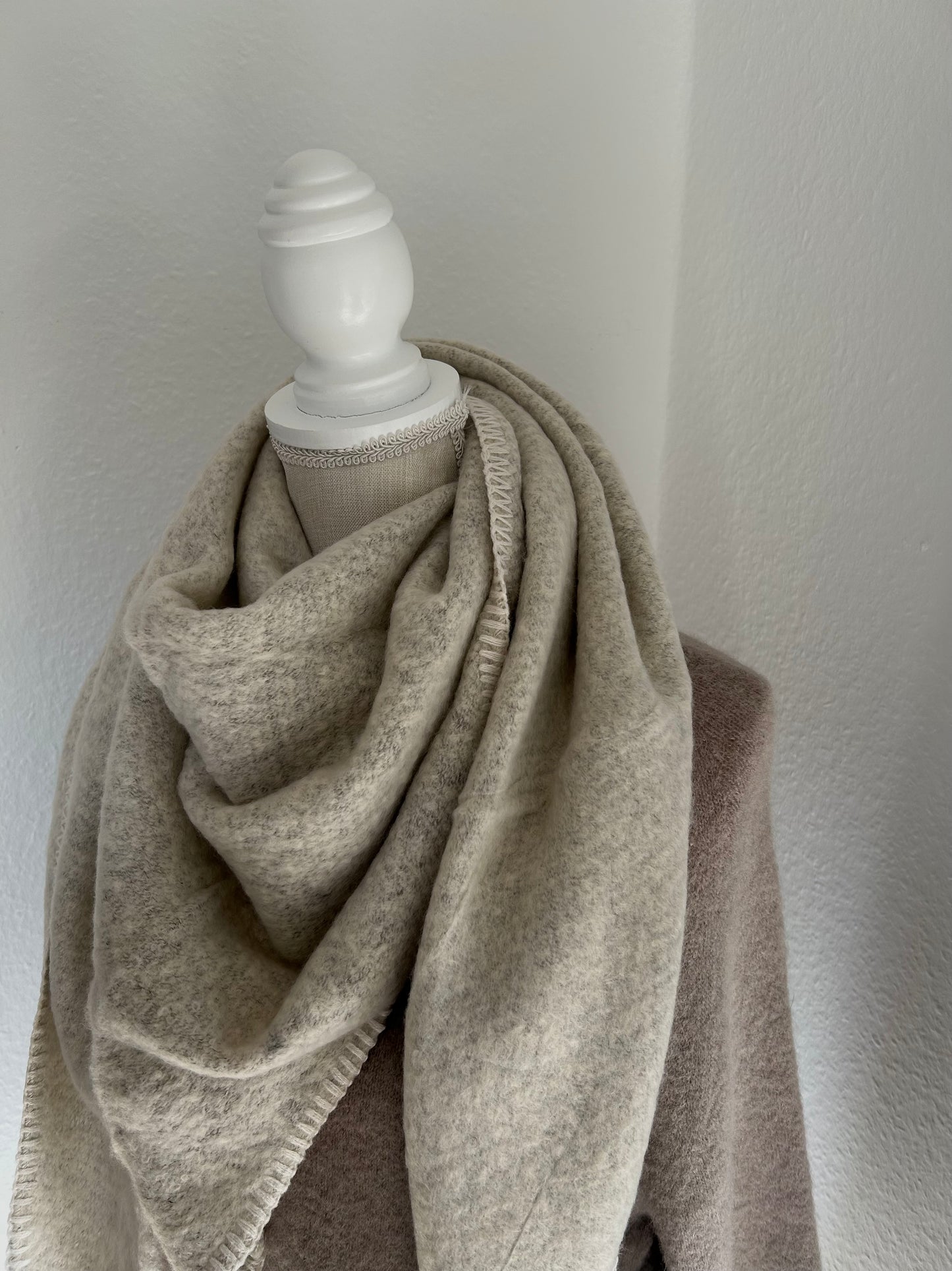 Dreiecksschal-BEIGE