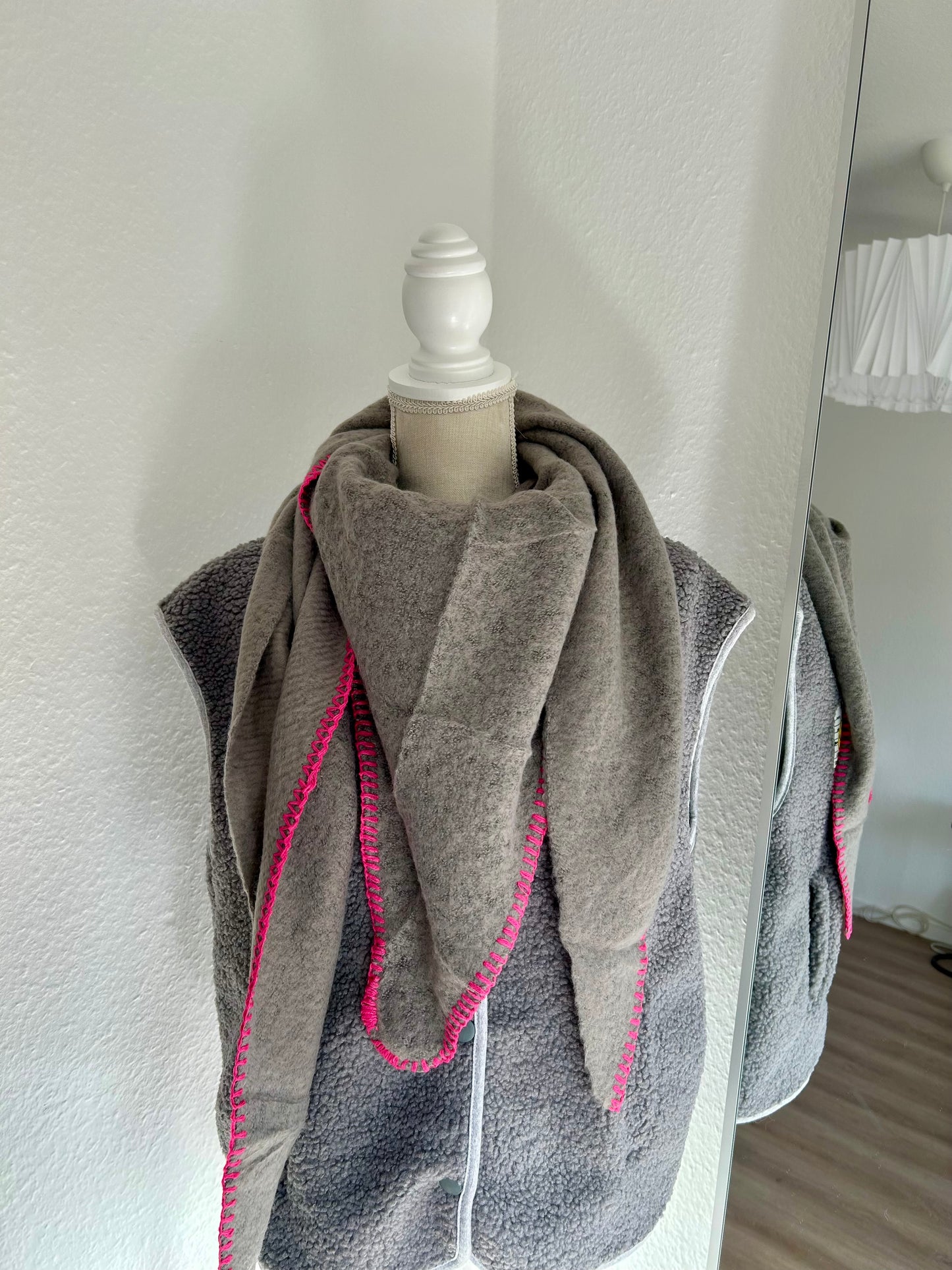 Dreiecksschal-GRAU/PINK