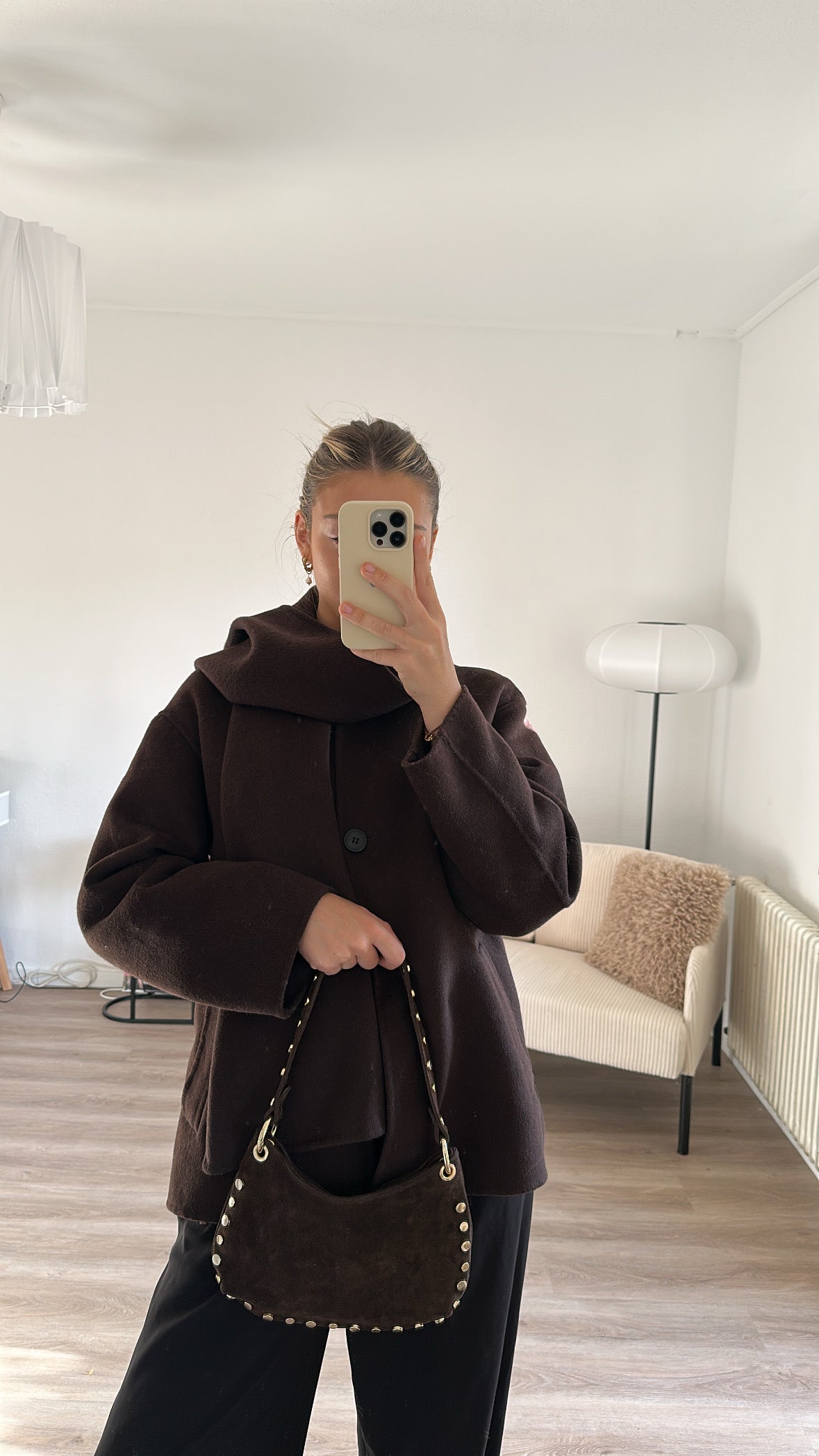 Wildledertasche mit Nieten