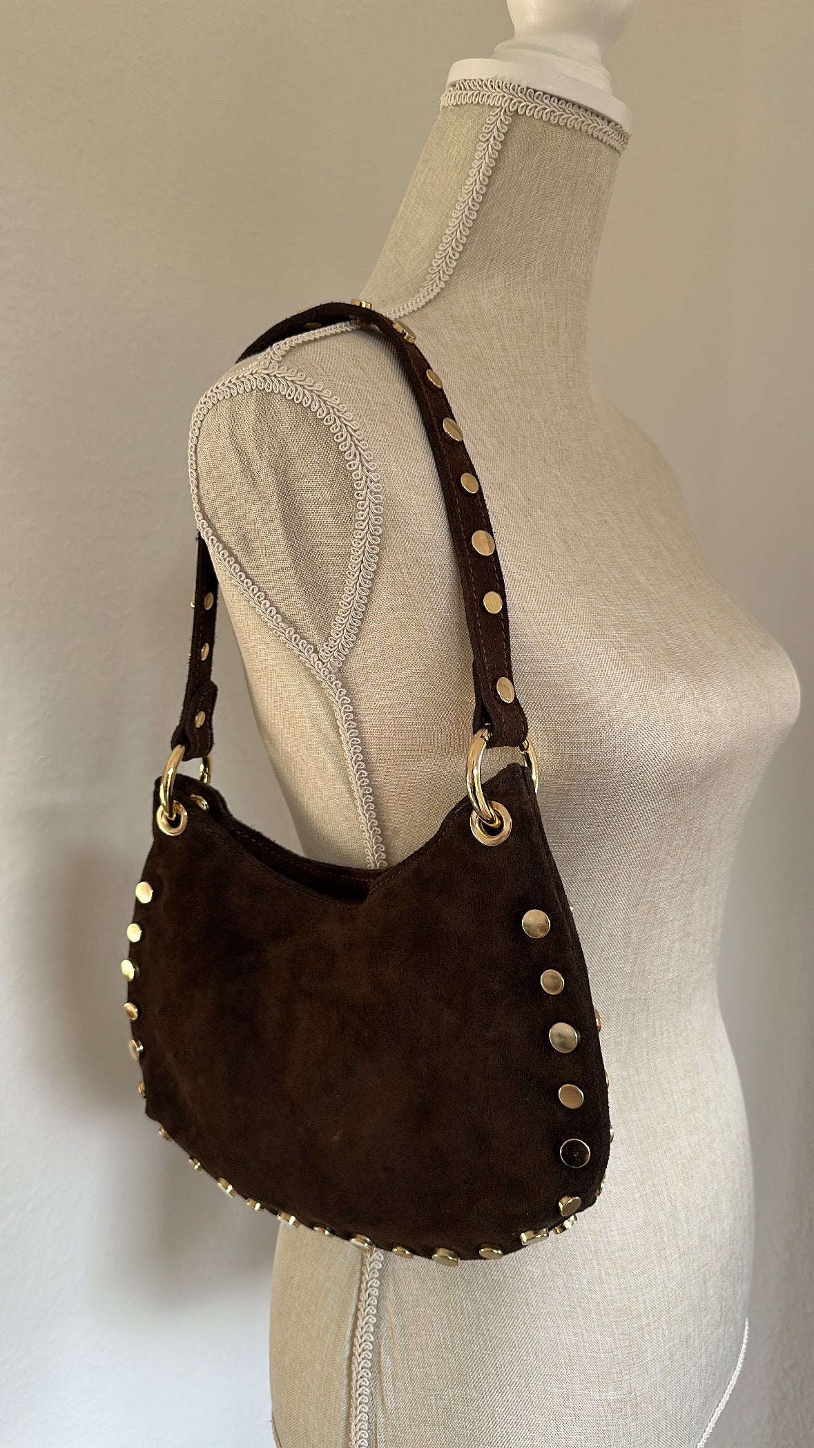 Wildledertasche mit Nieten