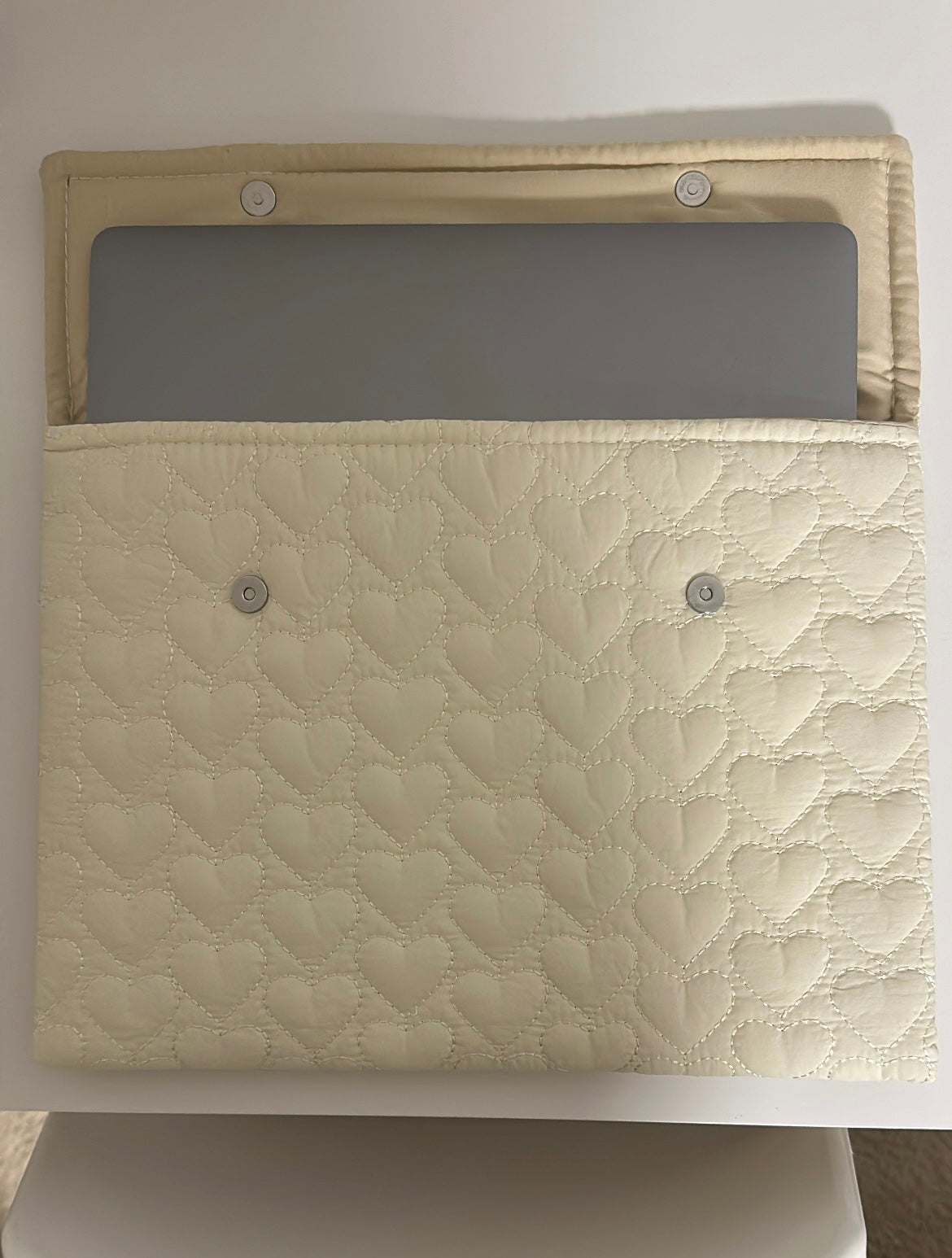 Laptoptasche mit Herzmuster