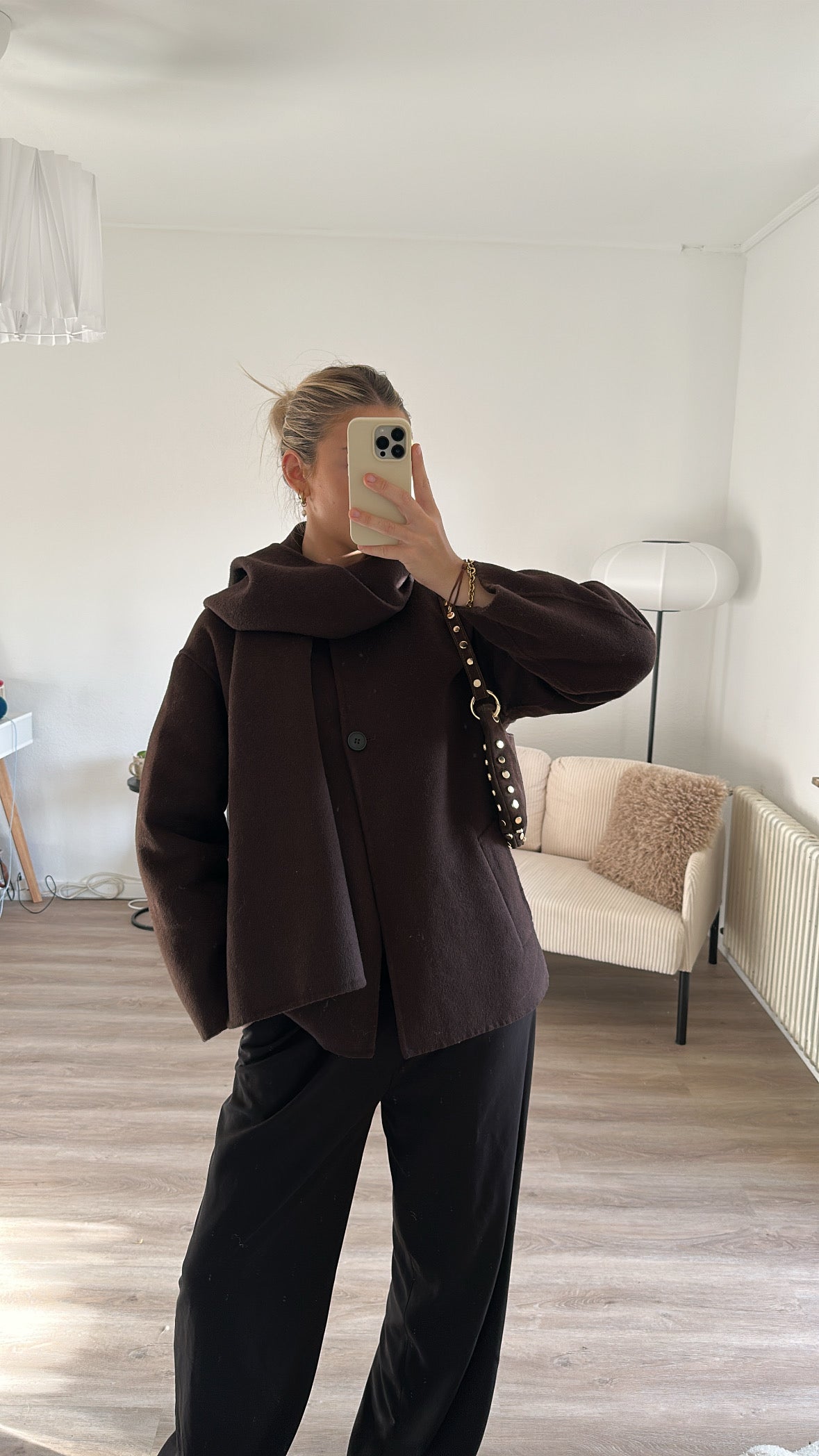 Wildledertasche mit Nieten