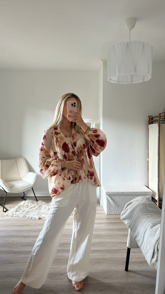 Bluse mit Blumenmuster - leicht transparent