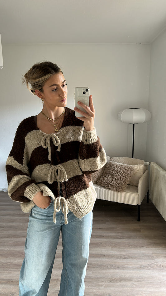 Strickjacke mit Schleifen- gestreift