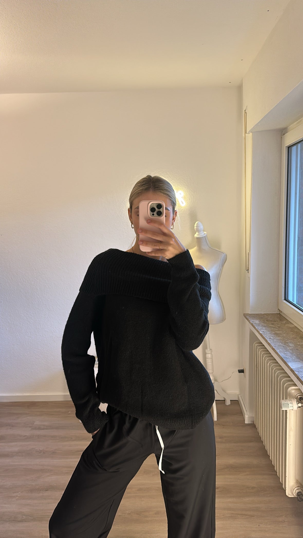 Off-shoulders Pullover