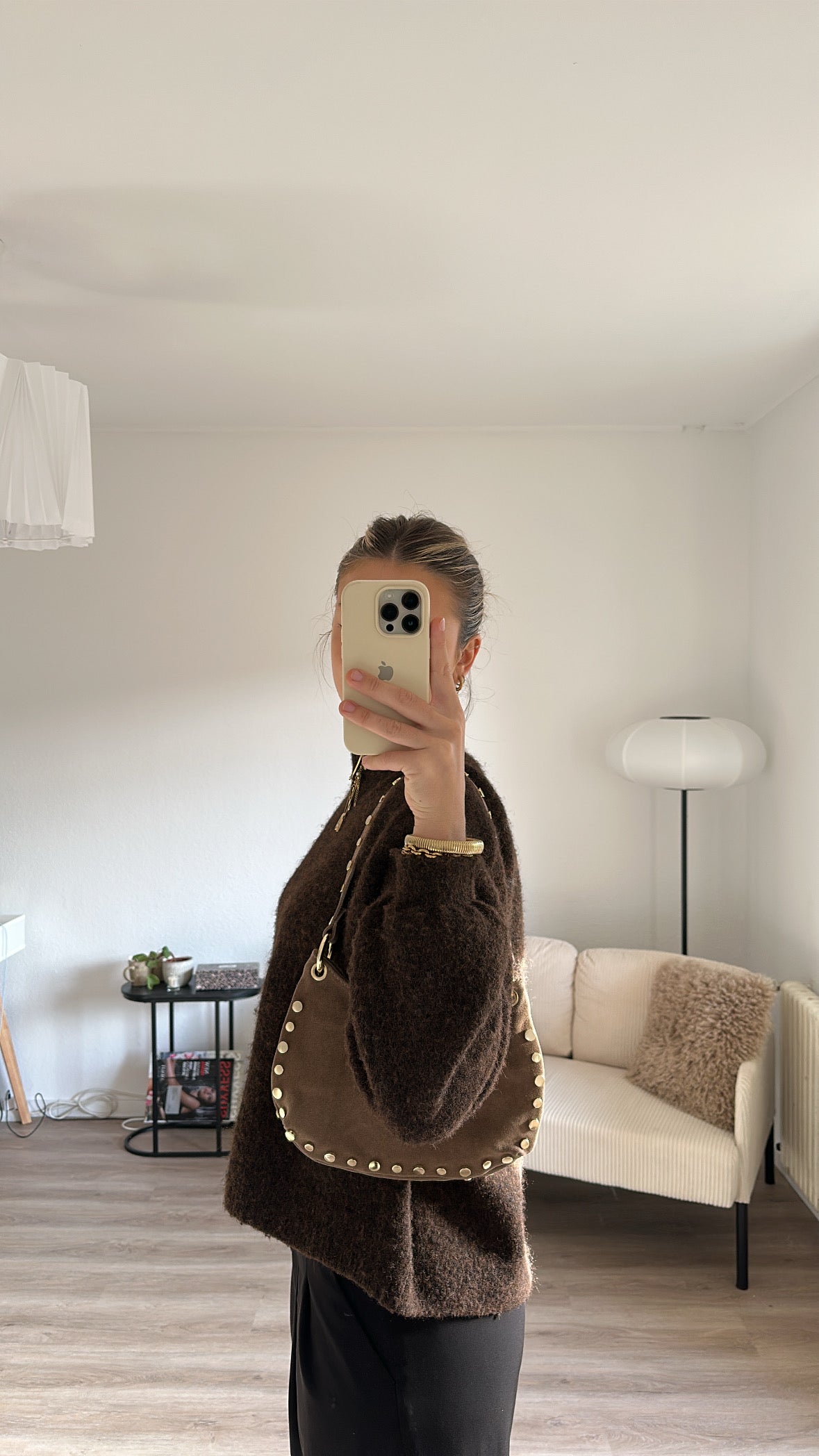 Wildledertasche mit Nieten