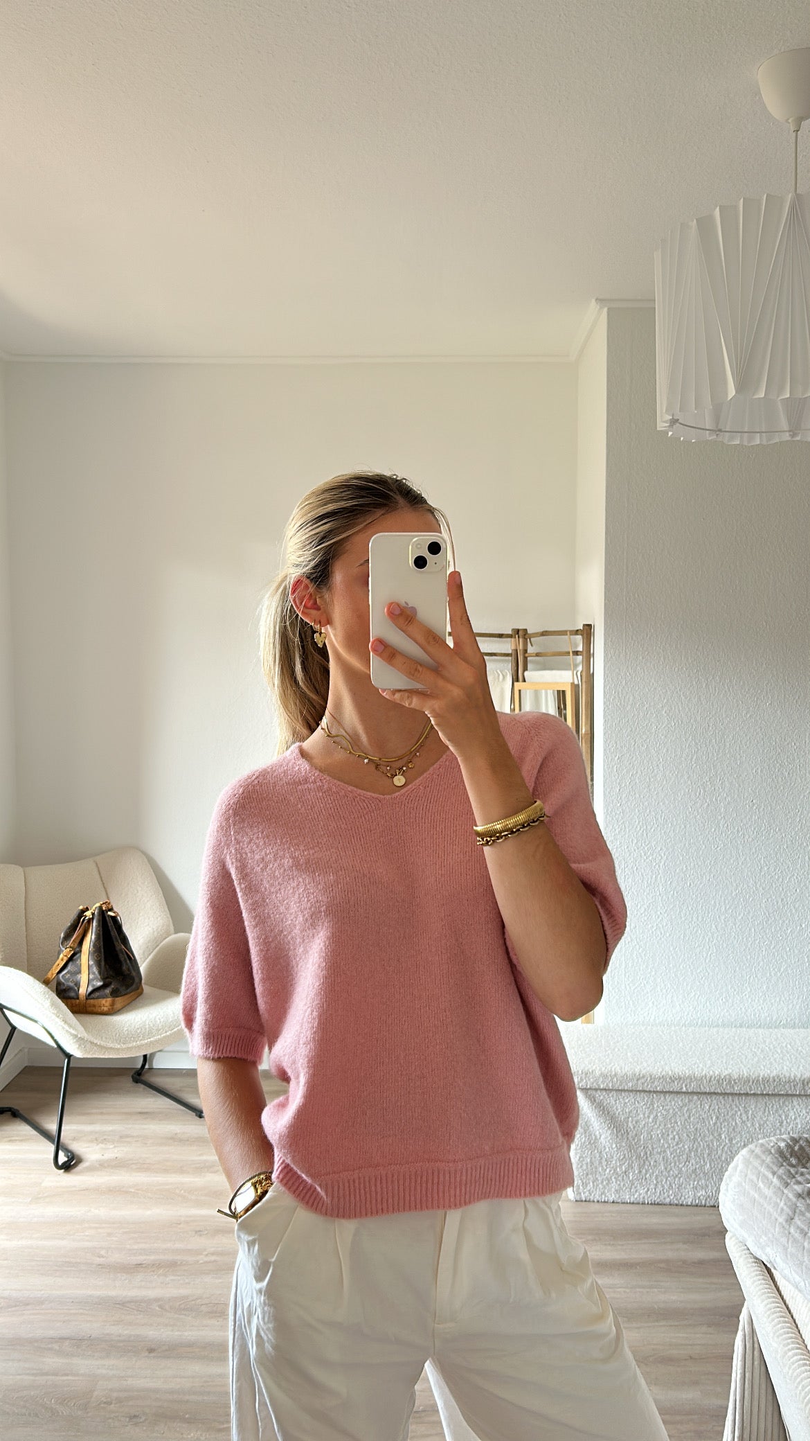 Kurzarmpullover mit V-Ausschnitt