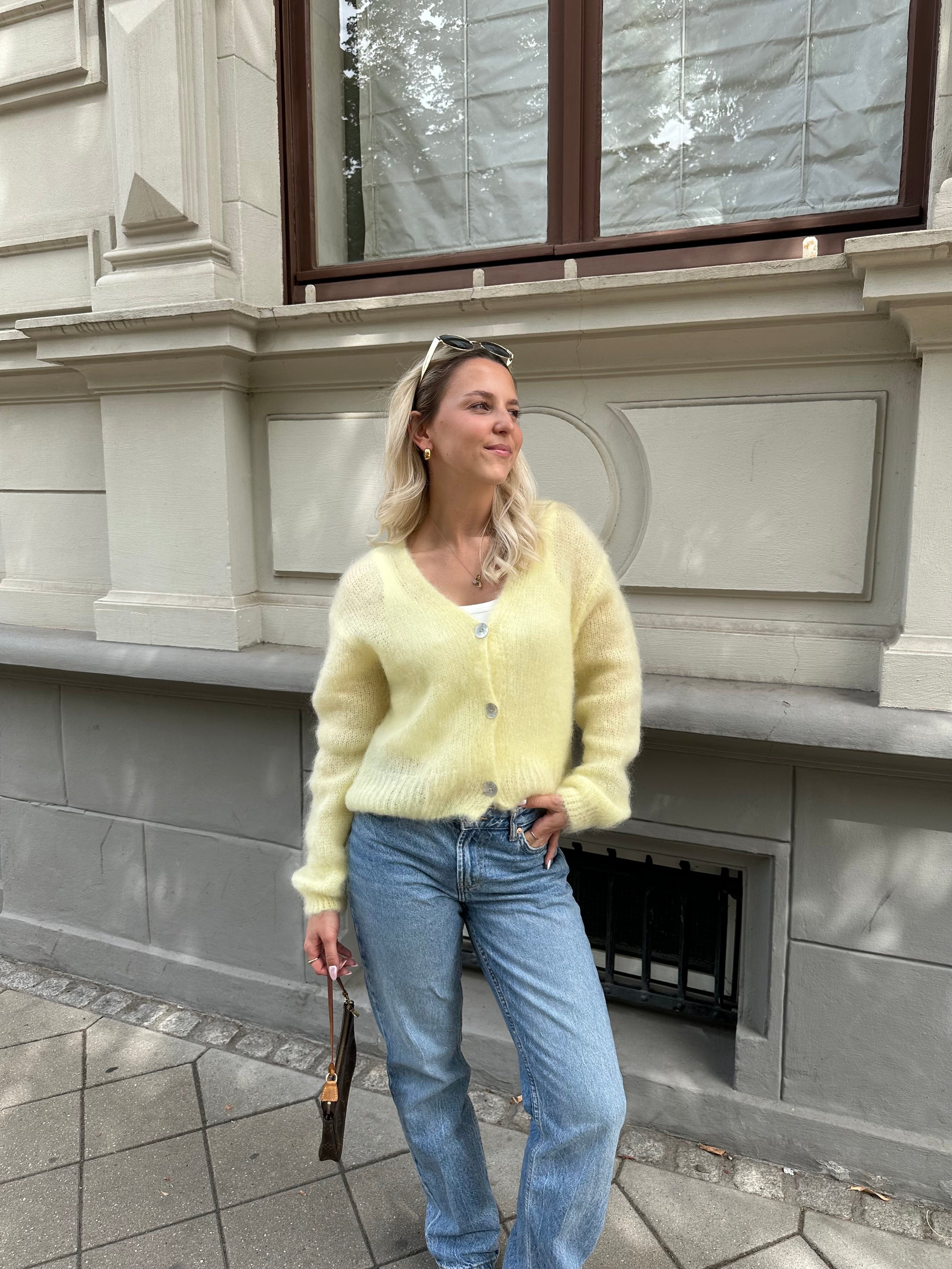 Strickjacke mit V-Ausschnitt-80% Mohair