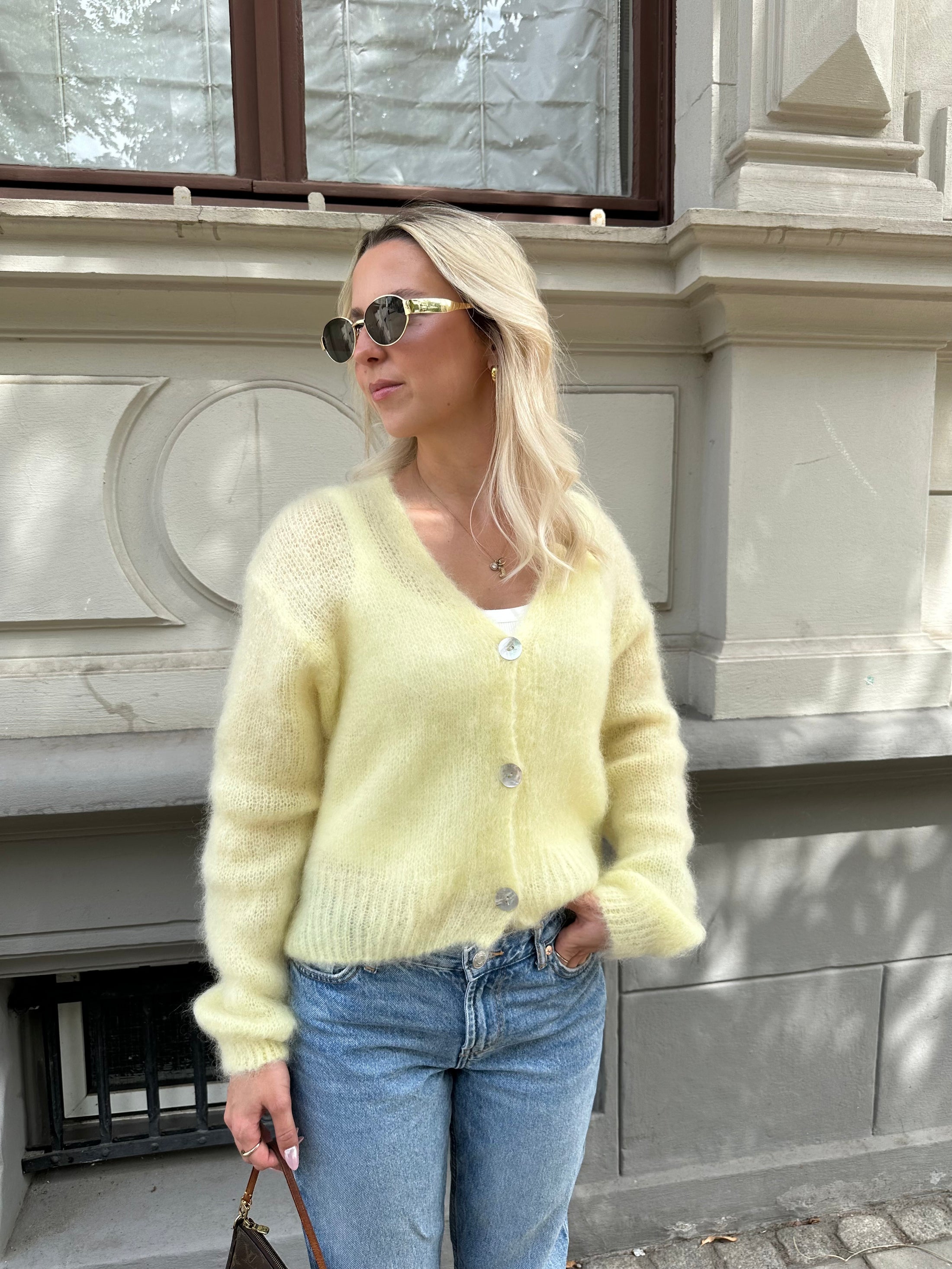Strickjacke mit V-Ausschnitt-80% Mohair