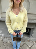 Bild in Galerie-Betrachter laden, Strickjacke mit V-Ausschnitt-80% Mohair
