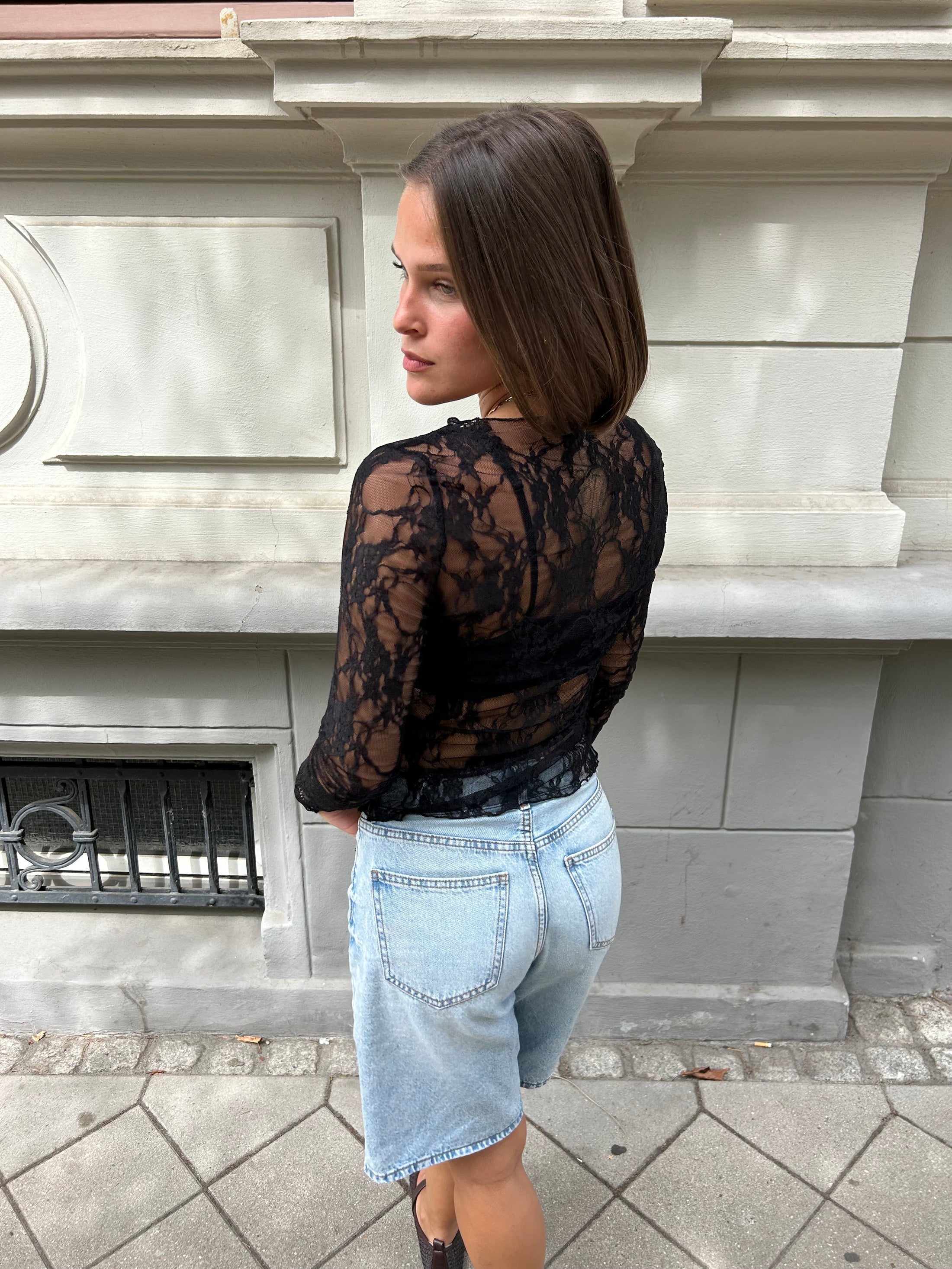 Spitzenoberteil Off-Shoulder