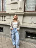 Load image into Gallery viewer, Oversize Blazer mit Nadelstreifen
